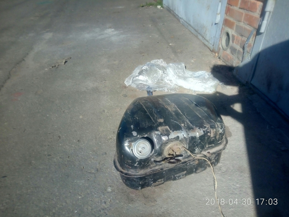 Бензобак від класики 3