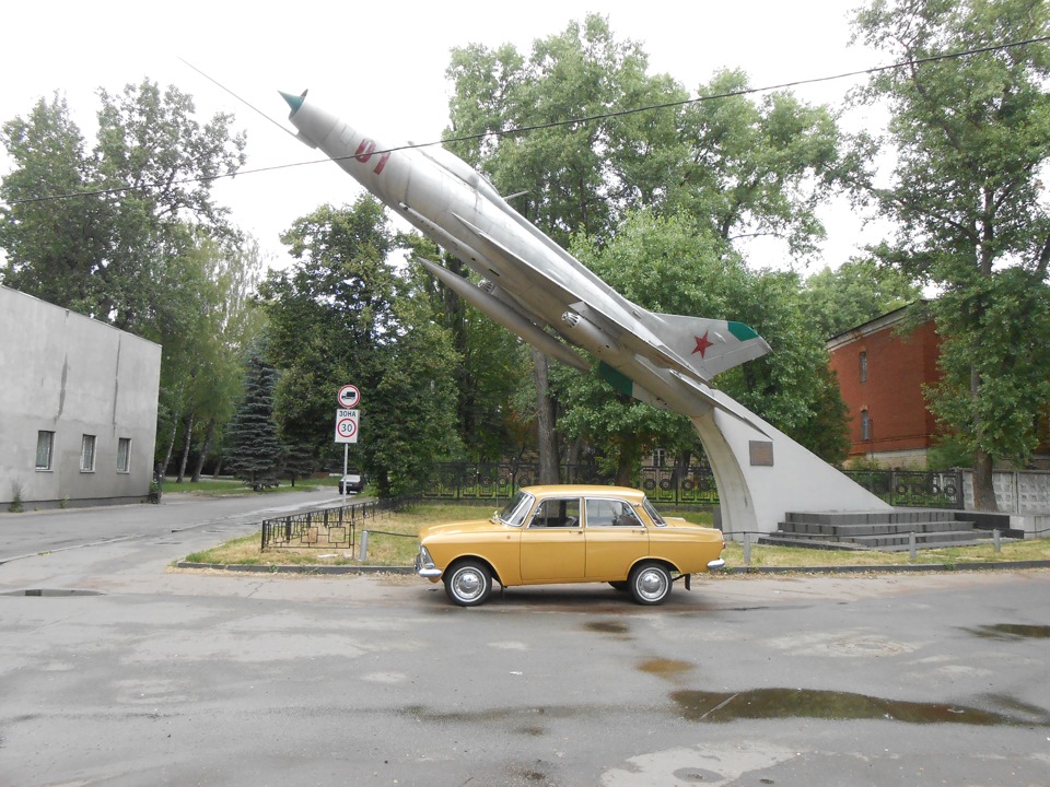 фото біля літака 2