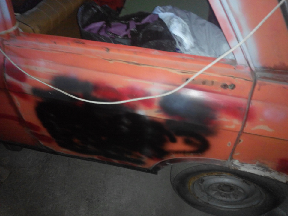 У темному кутку припадає пилом … 1