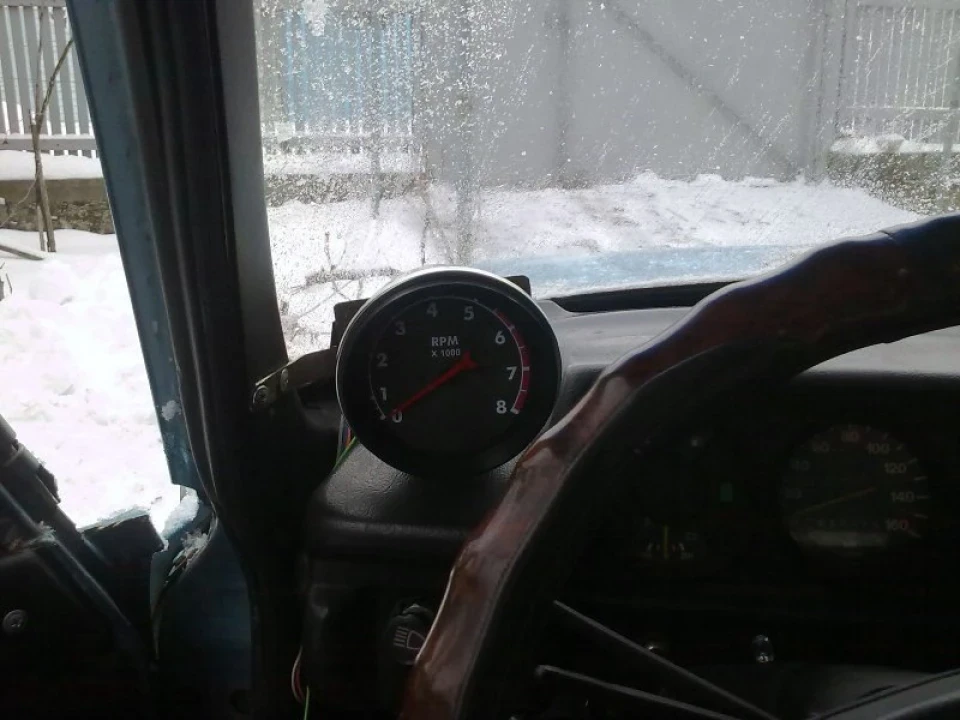Тахометр