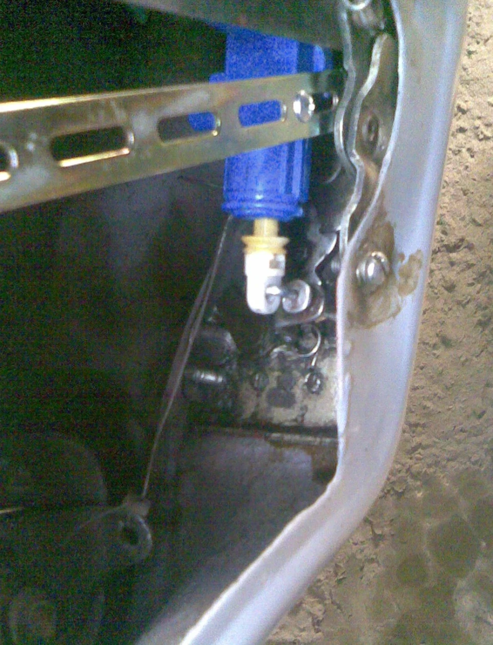 Замок у задні двері