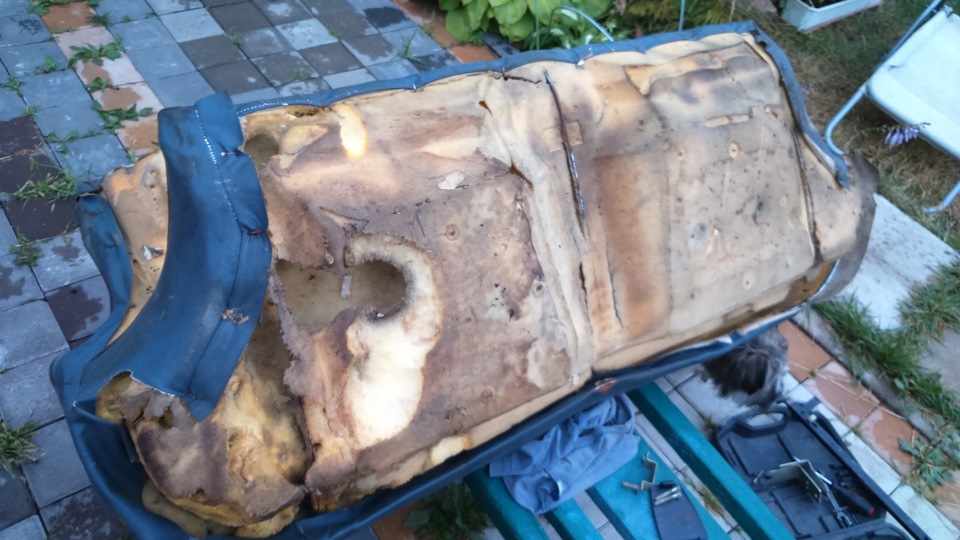 Починаємо відчищати салон 1
