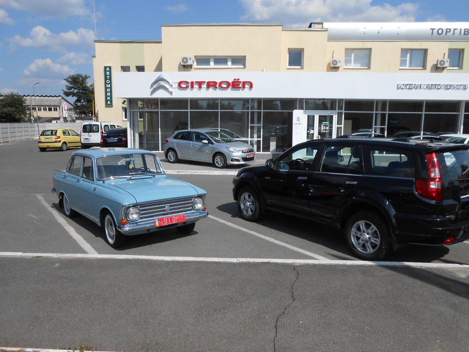 біля нових авто 1