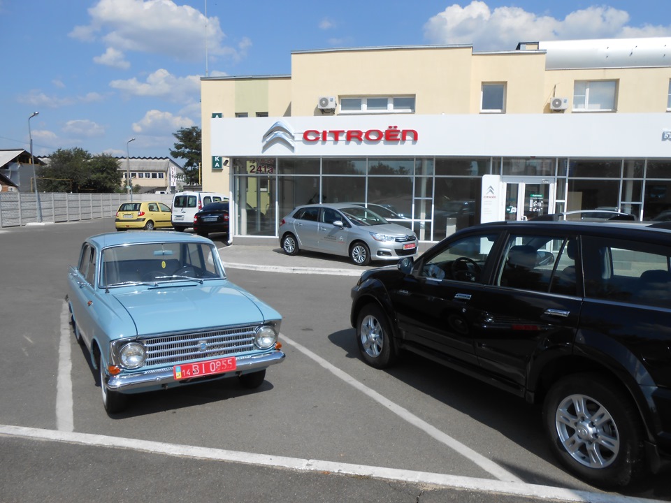 біля нових авто 5