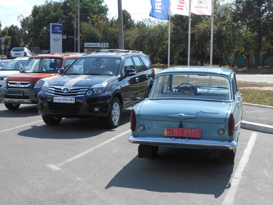 біля нових авто 2