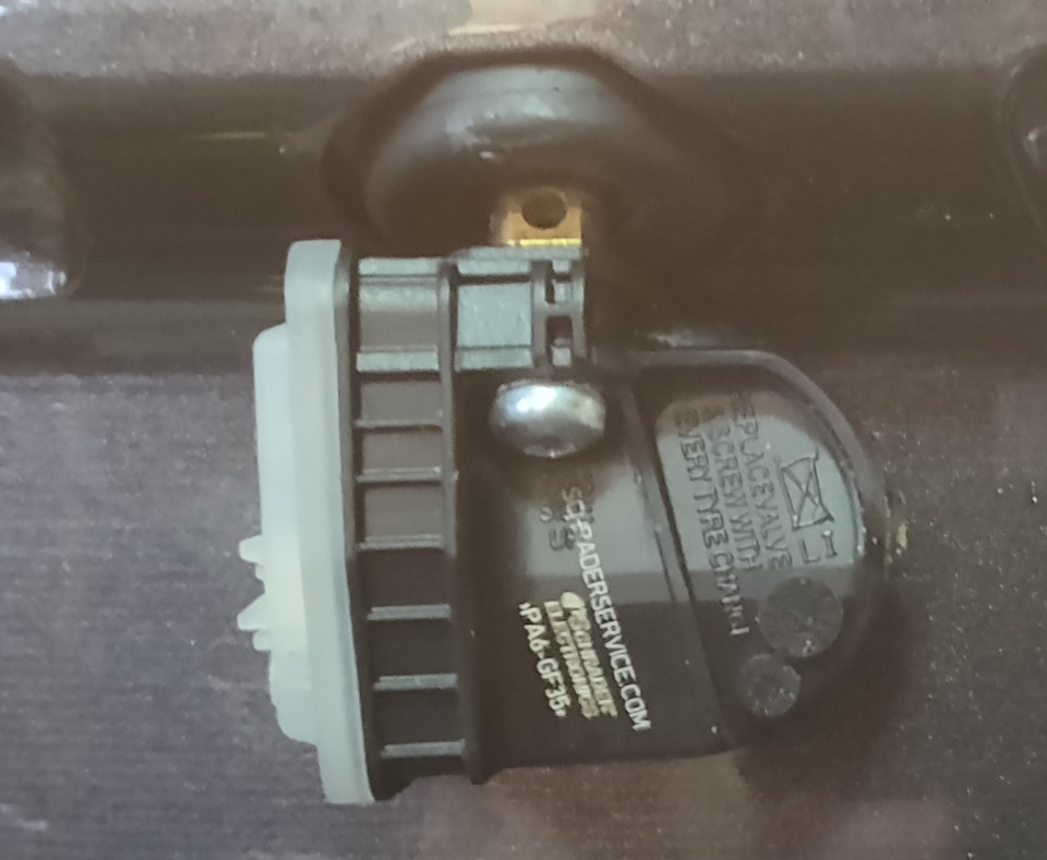 TPMS немає зв'язку з датчиком одного колеса 3
