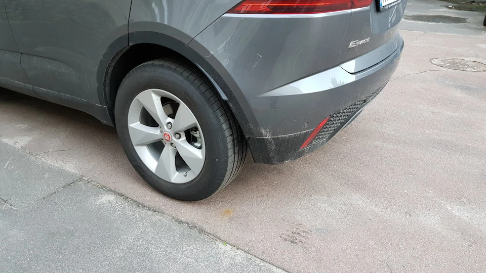 Про бризковики для Jaguar E-Pace