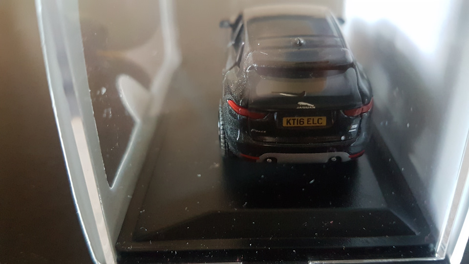 Купив ще один F-Pace 1:76 3