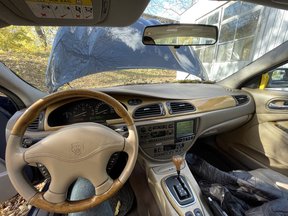 У розбиранні є пара автомобілів. У наявності є все. Кому цікаво пишіть, телефонуйте цікавіться. 4