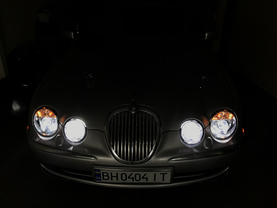 Встановлення лінз у Jaguar S-Type 2