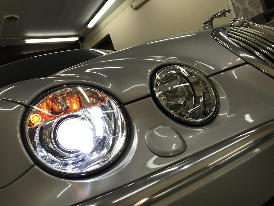 Встановлення лінз у Jaguar S-Type 1