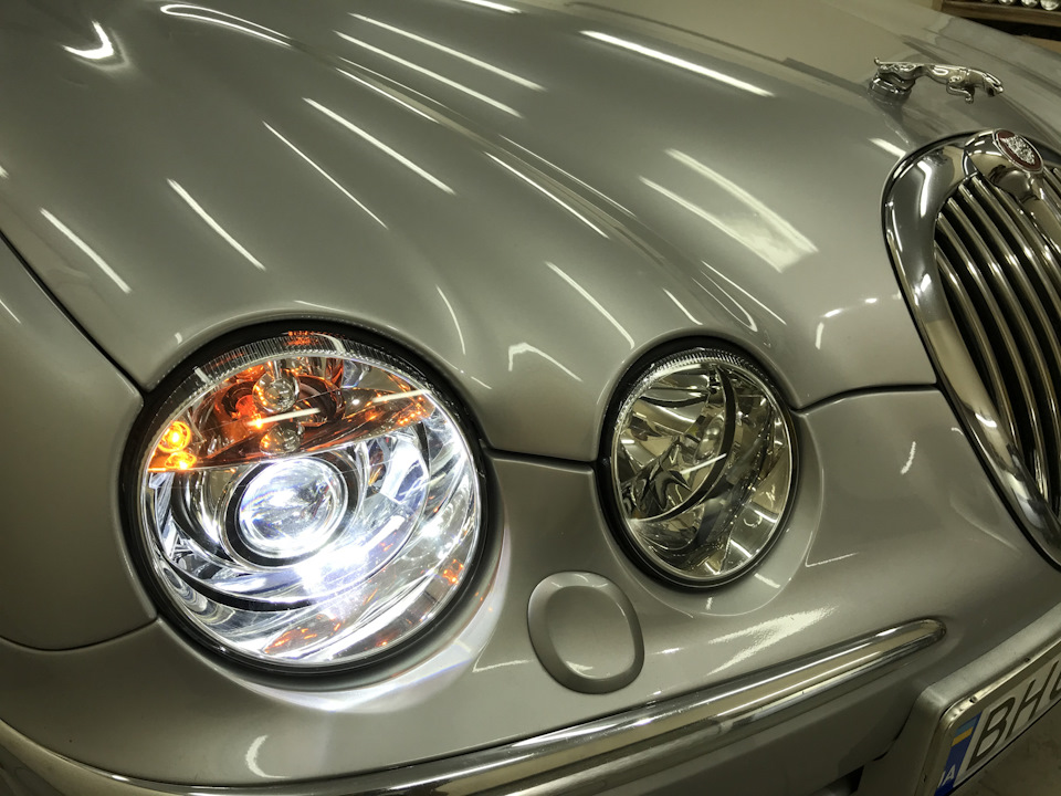 Встановлення лінз у Jaguar S-Type 4