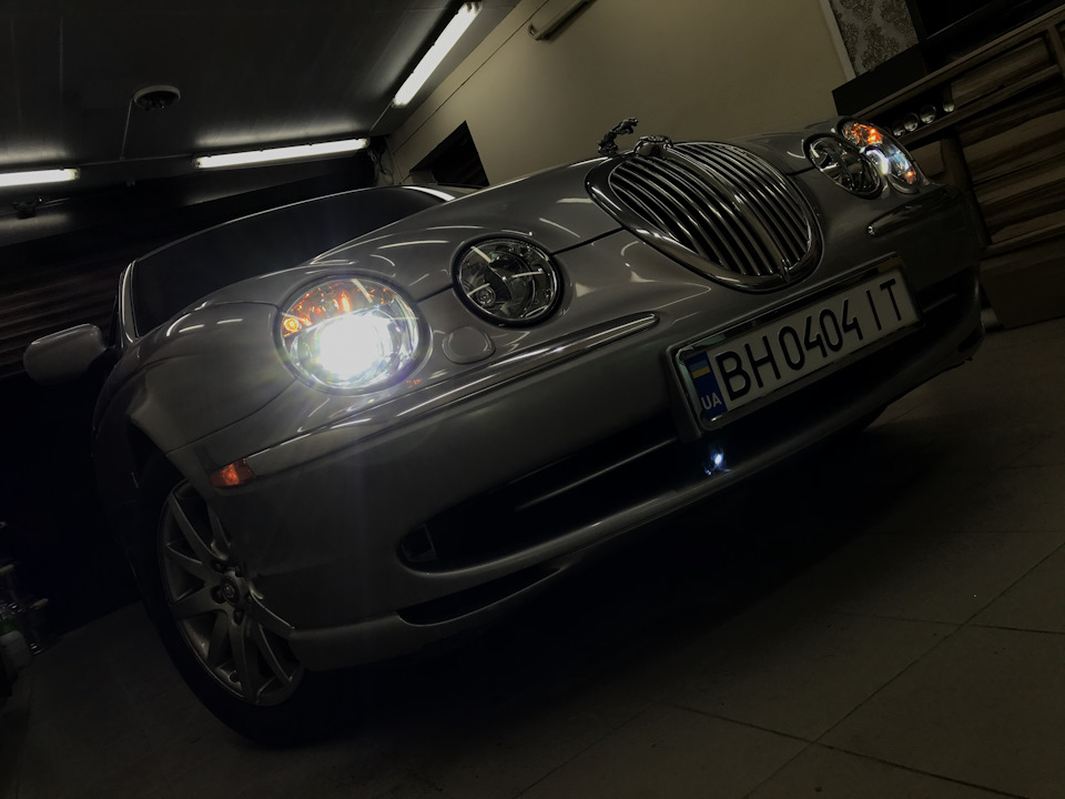 Встановлення лінз у Jaguar S-Type 3