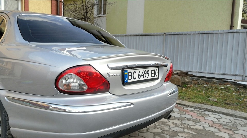 Обновивши кришку багажника. 5