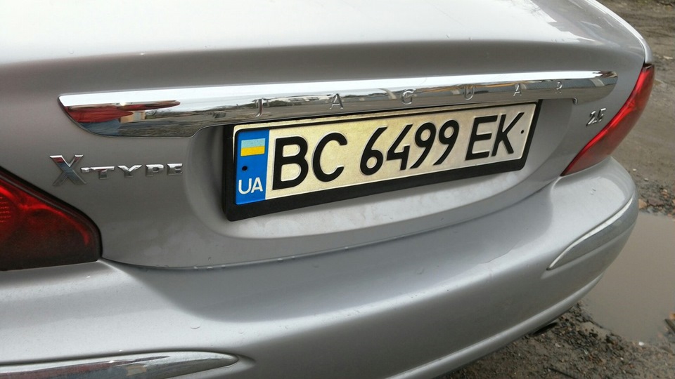 Обновивши кришку багажника. 3