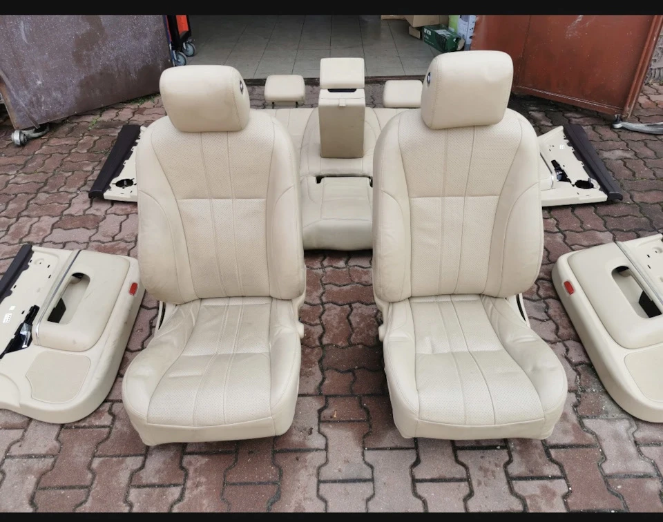 Сидіння від XJ