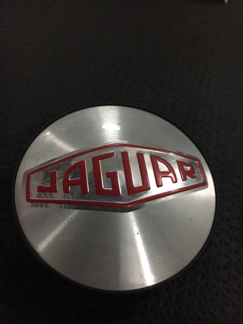 Епопея з колісними ковпачками Jaguar Heritage 1