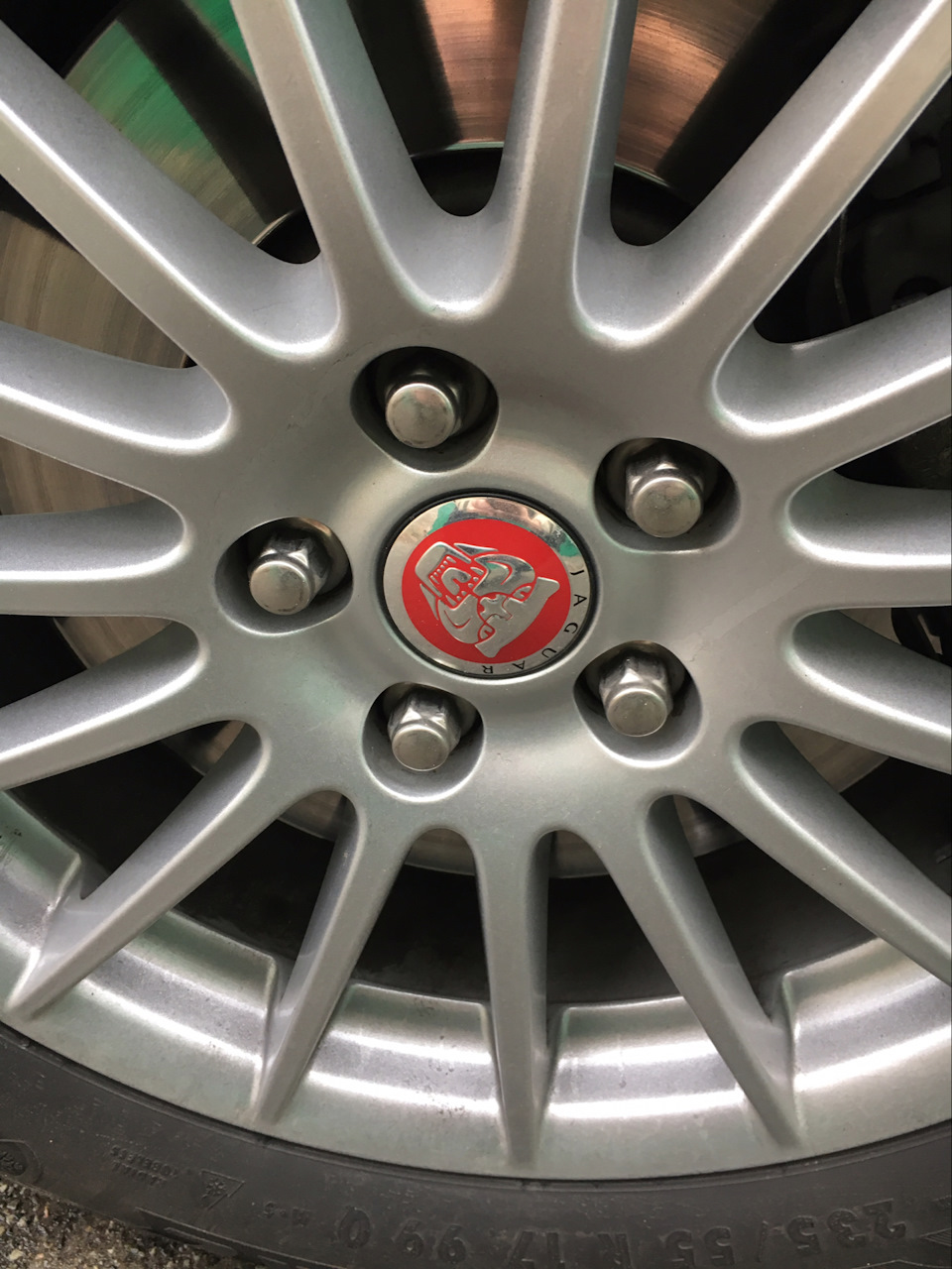 Епопея з колісними ковпачками Jaguar Heritage 4