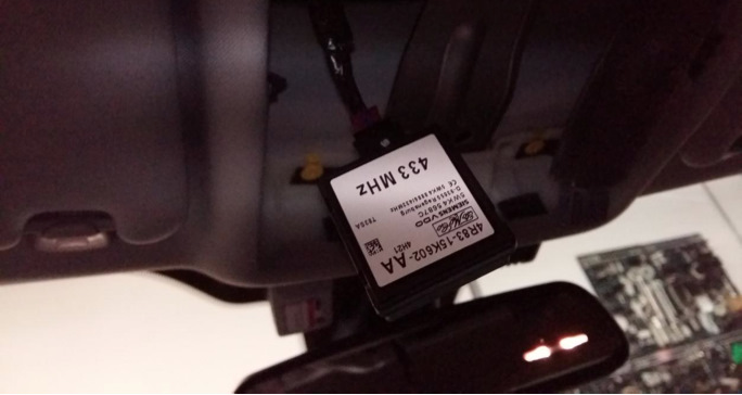 SSM72742 На щитку приладів відображається повідомлення Tire Pressure wheel not monitored (Тиск у шинах не контролюється) 5