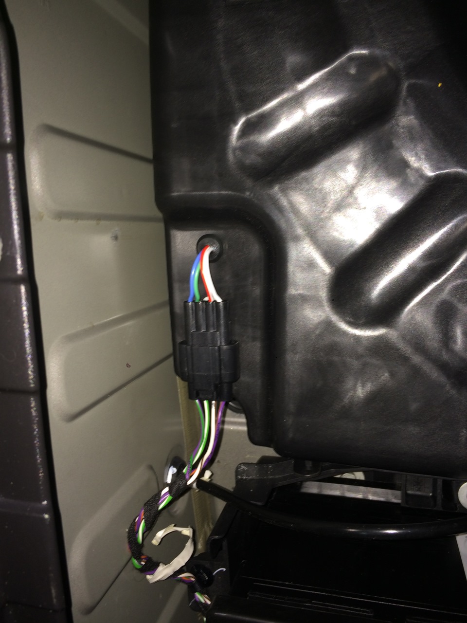 Установка Meridian Surround Sound System частина 1 4