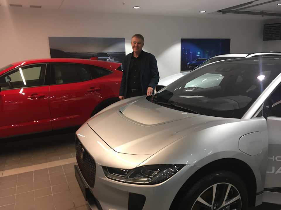 Відкриття JAGUAR у Дніпрі. Ну і LR теж. 5