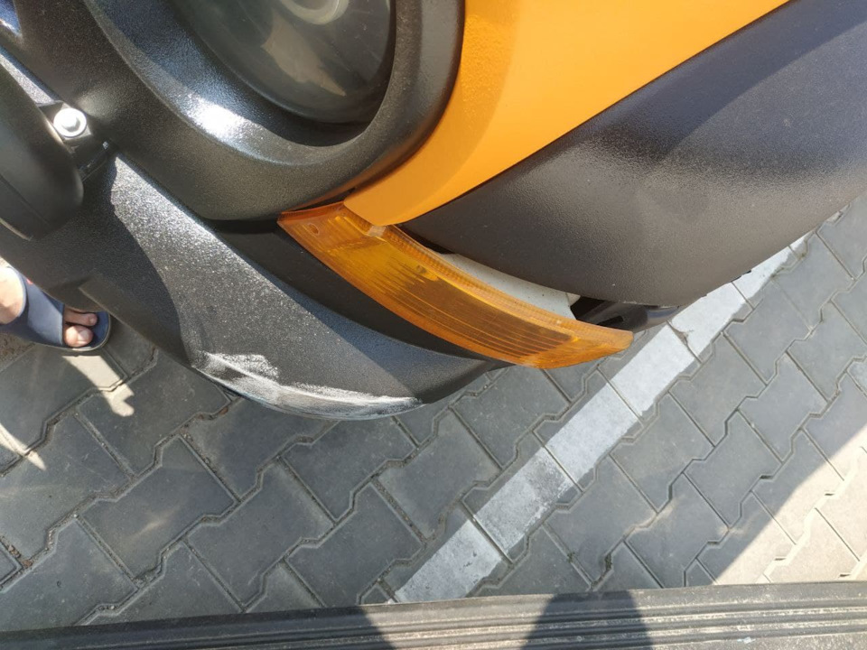 Притерли на парковці 2