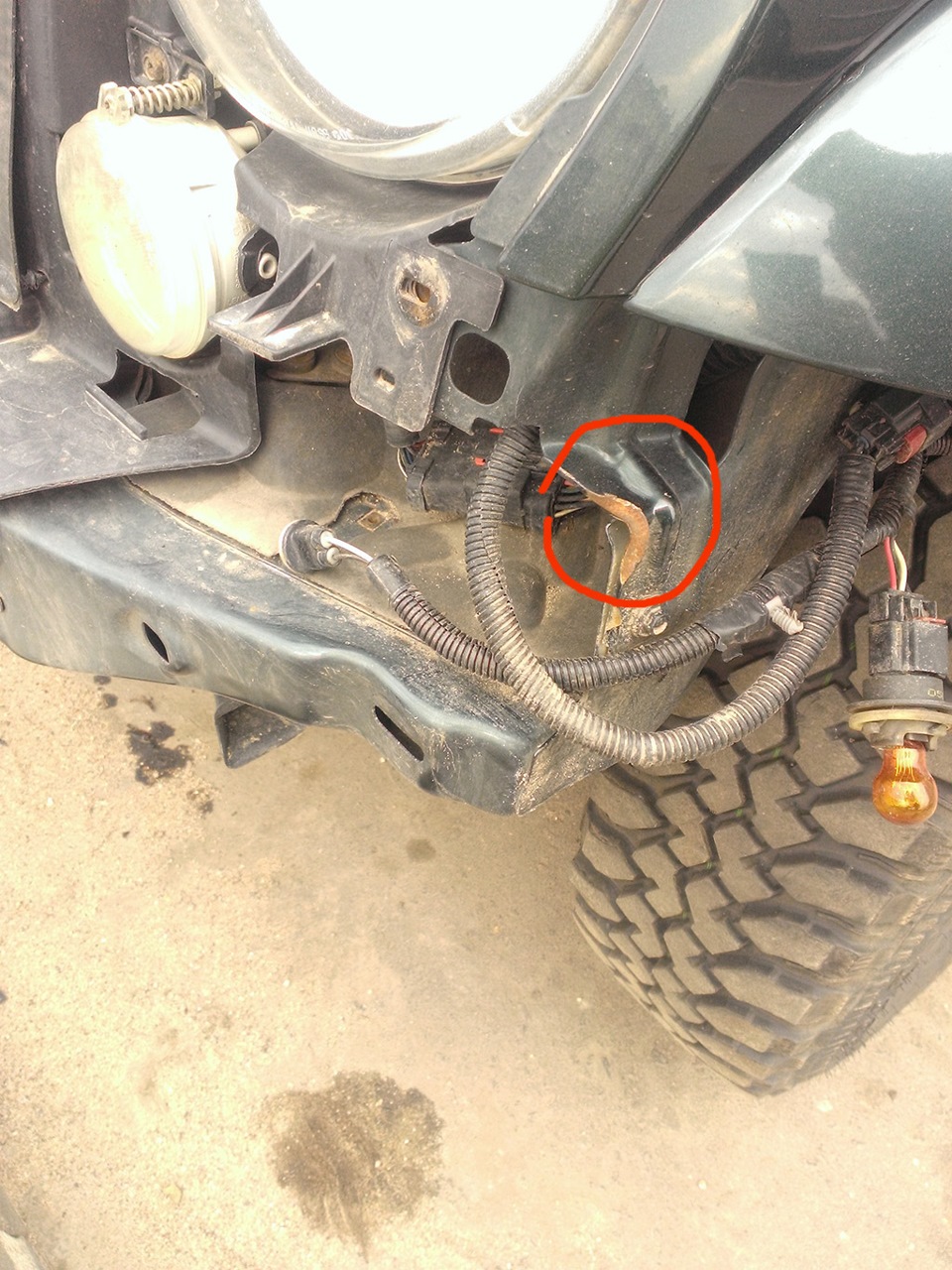 Самостійний ремонт бампера jeep KJ 5