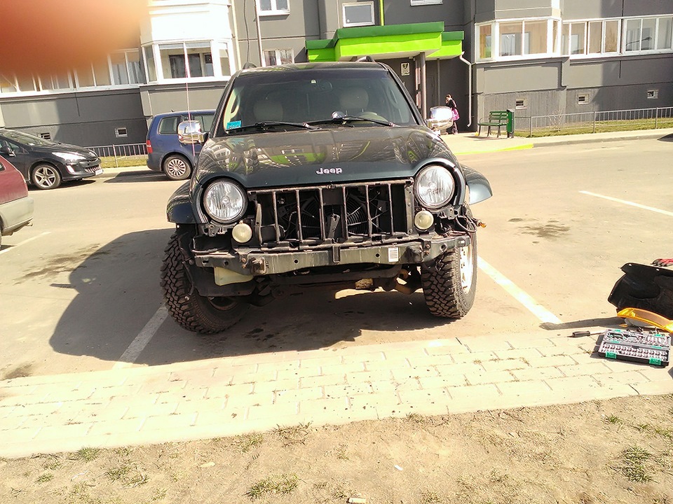 Самостійний ремонт бампера jeep KJ 3