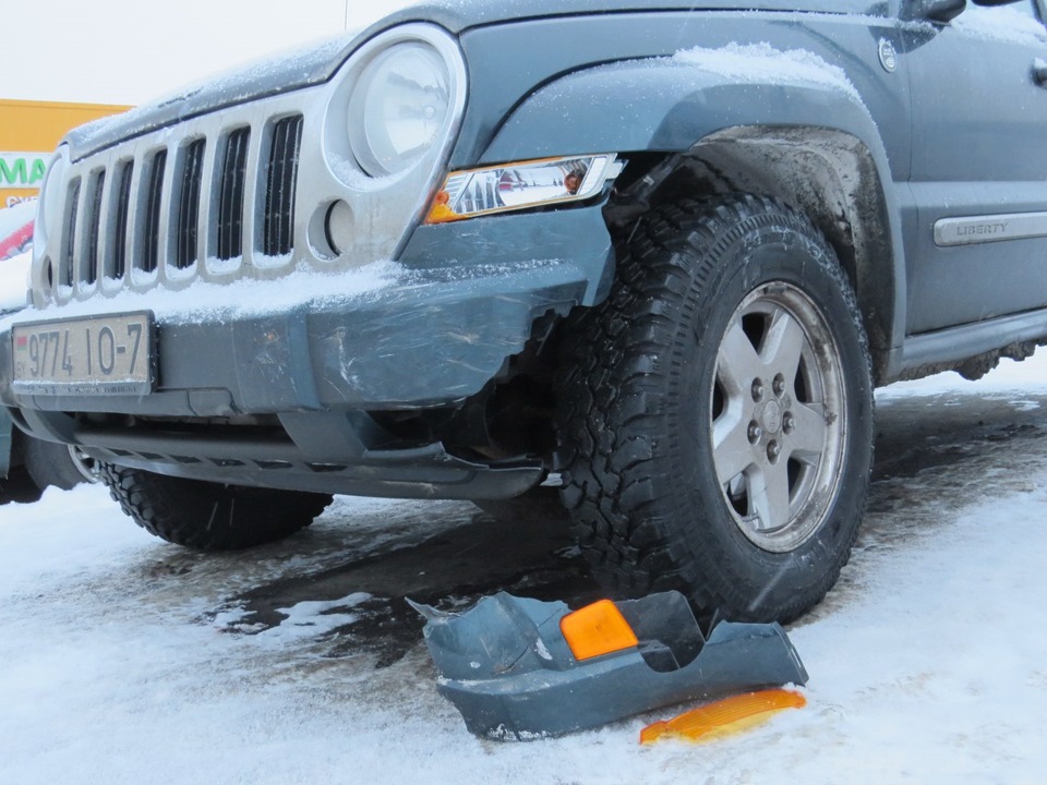 Самостійний ремонт бампера jeep KJ 1