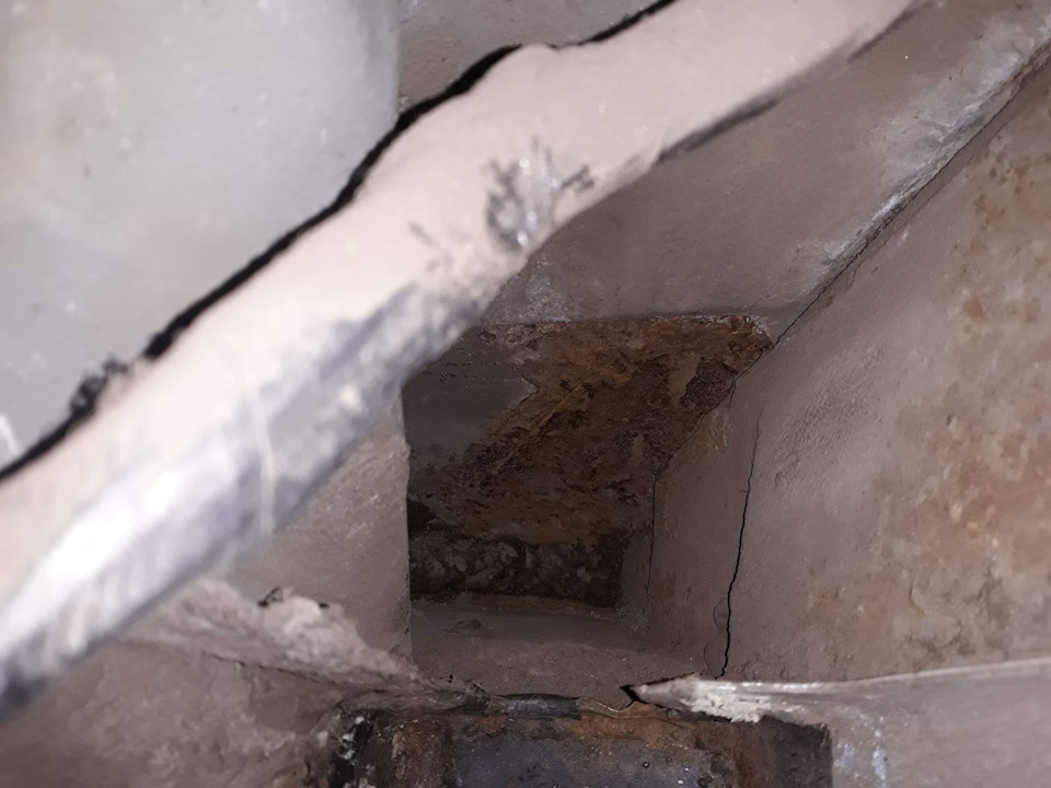 Вулик у ліхтарі та город у прихованих порожнинах 2