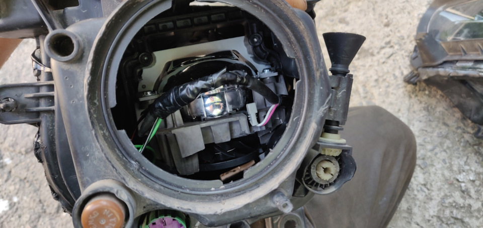 Фара. Установка BI LED від Prius lV, (XW50) 5