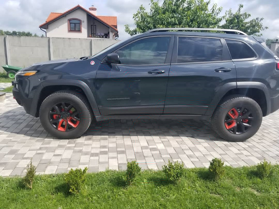 Настав час фарбувати суппорта, заразом і диски 4