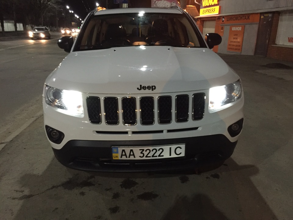 Як зняти плафон лампи головного світла? 3
