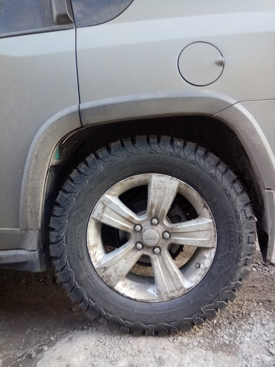 Jeep compass Гума літо 235 65 17 off road 4