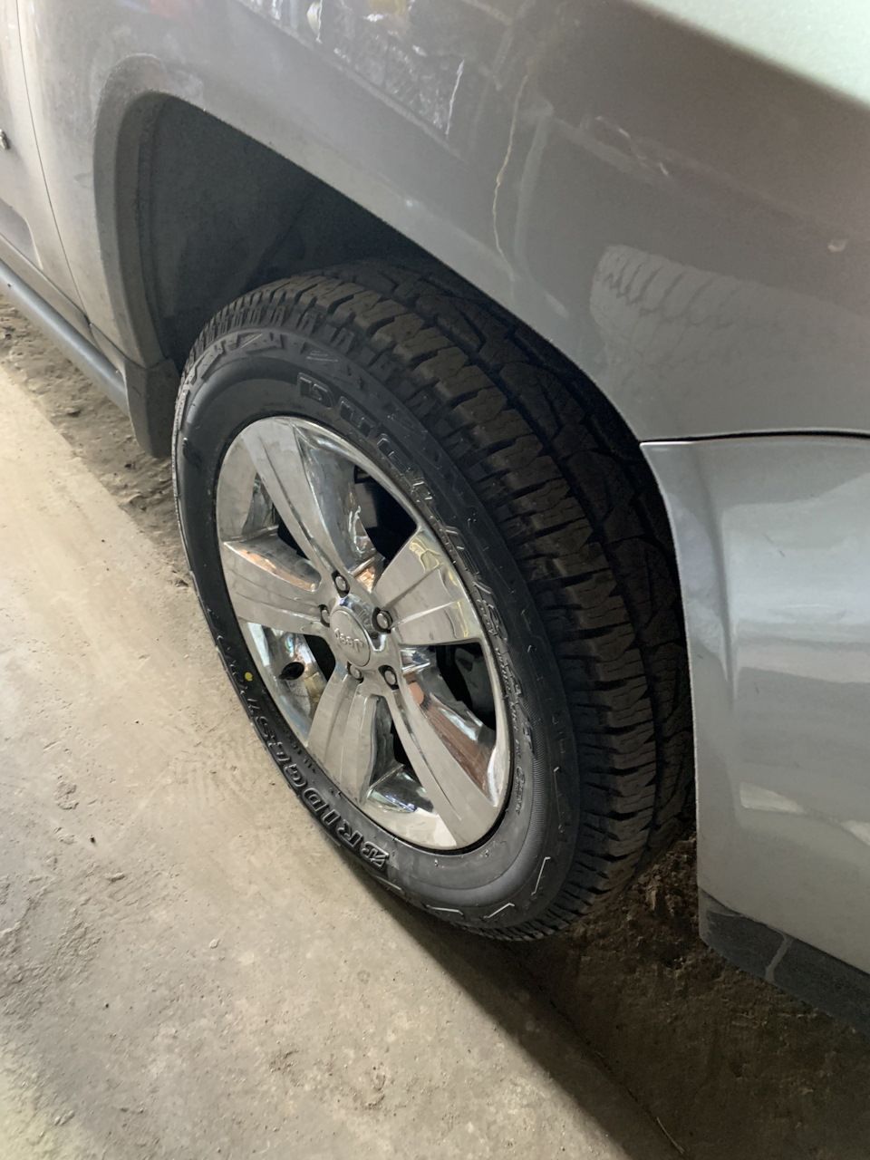 Bridgestone Dueler A\T 001 для Джипа 4