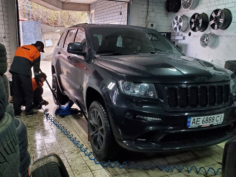 літні кросівки для SRT8 2