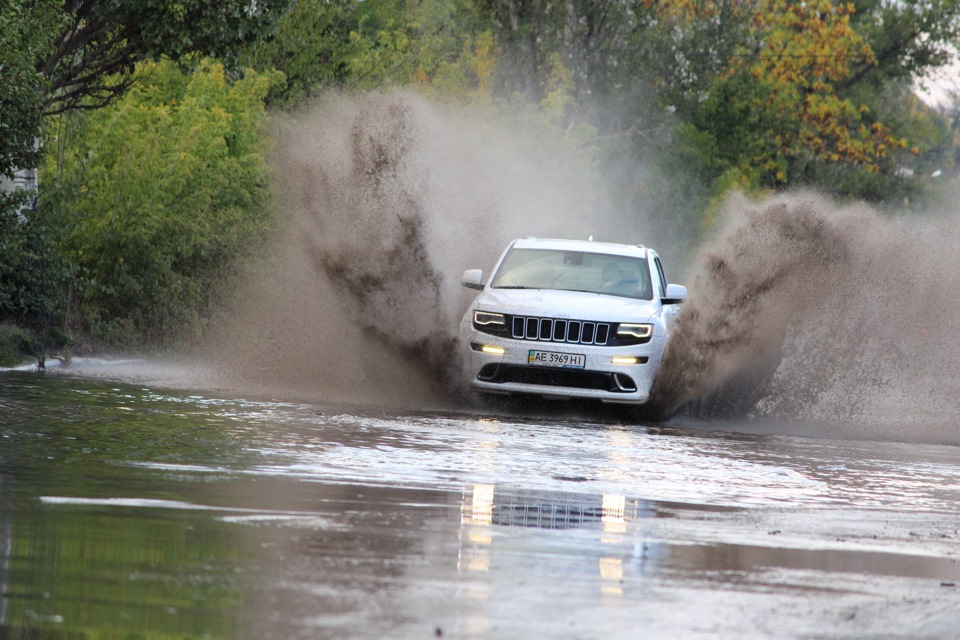 SRT vs калюжа :) 2