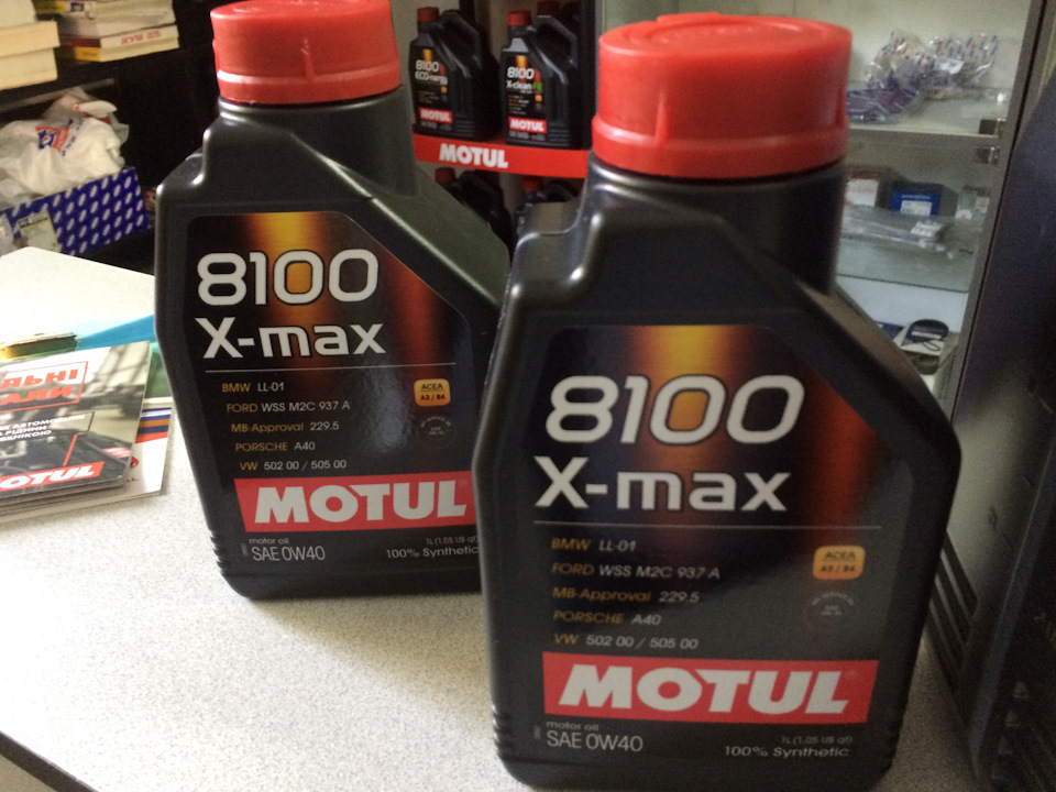 ОЛІЯ ДВИГУНА 0W40 Motul 8100 X-max 3