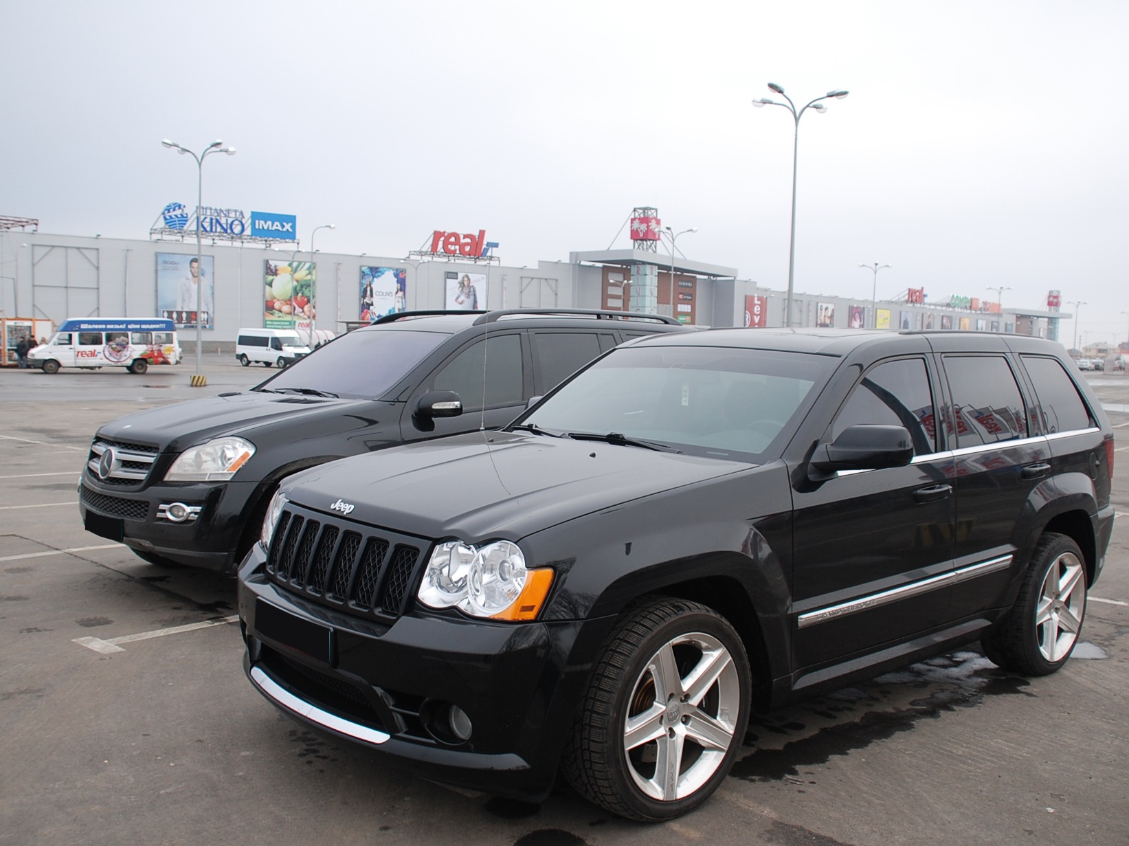 Фото SRT-8 та GL450 1