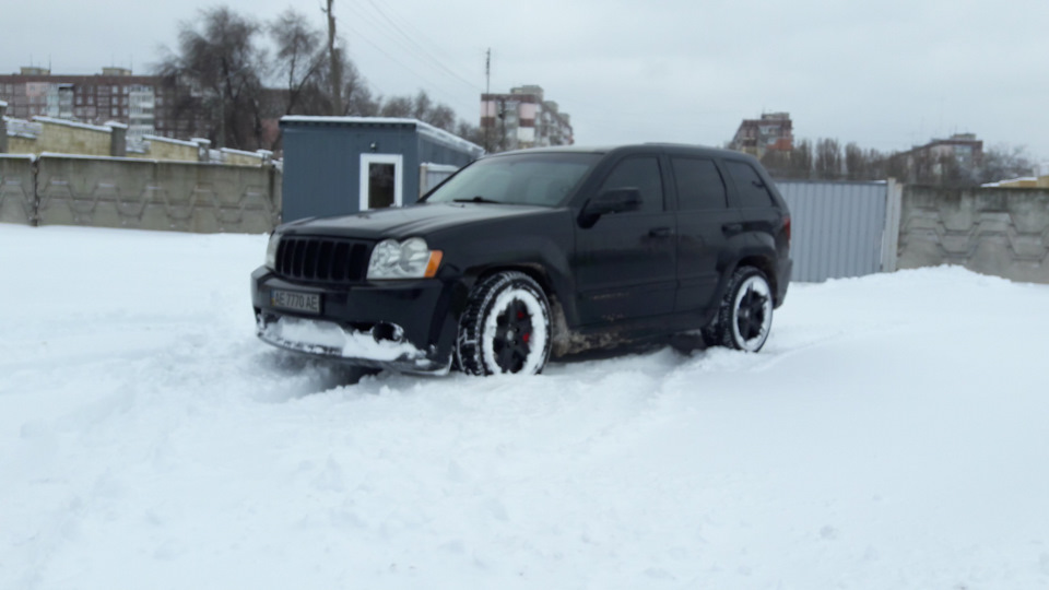 SRT8 взимку 2
