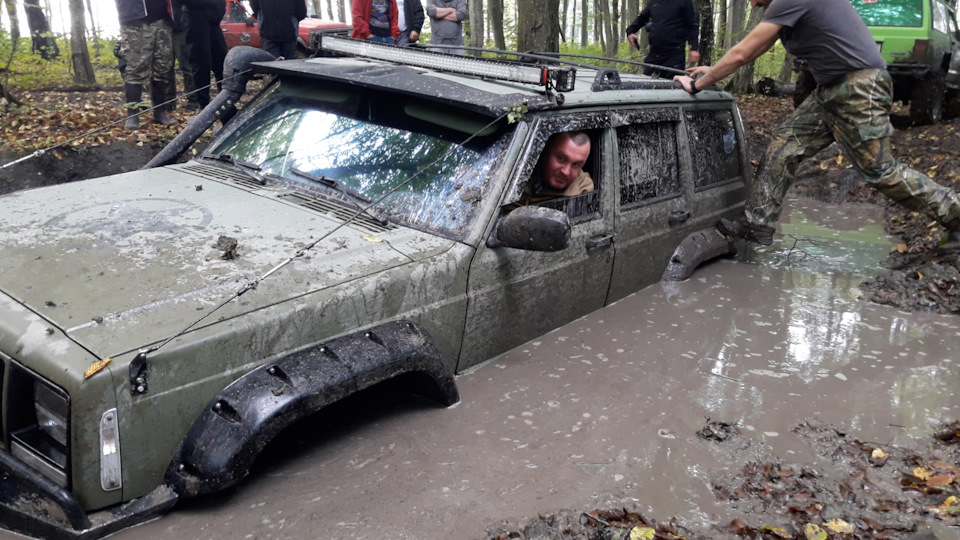 Покаталися. Притопили Чероки XJ 1