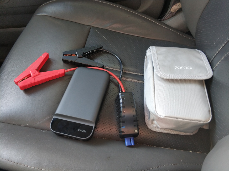 Прикупив собі бустер (jump starter) 1