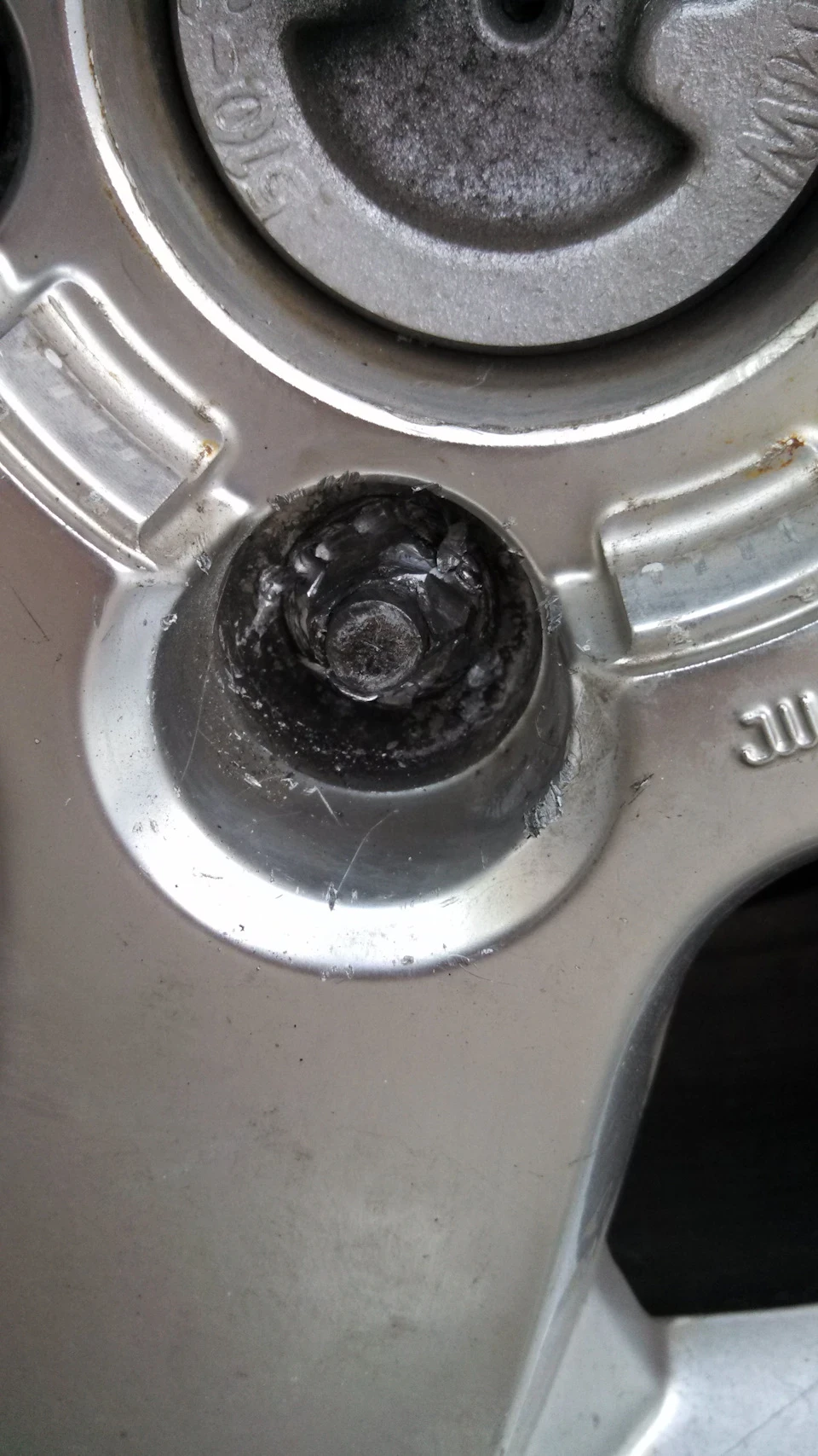 5. А нові тапки Jeep взувати не хоче ...