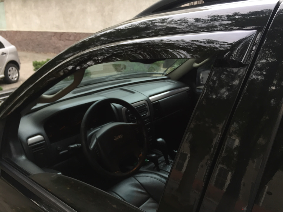 Дефлектори на вікна для WJ. Вітровики Cobra tuning. Лопухи 3