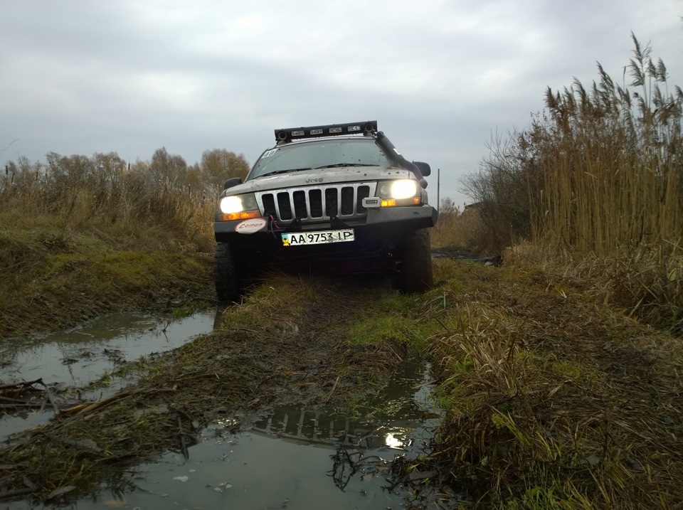 Jeep Grand Cherokee WJ V8 4X4 GAZ-66 1