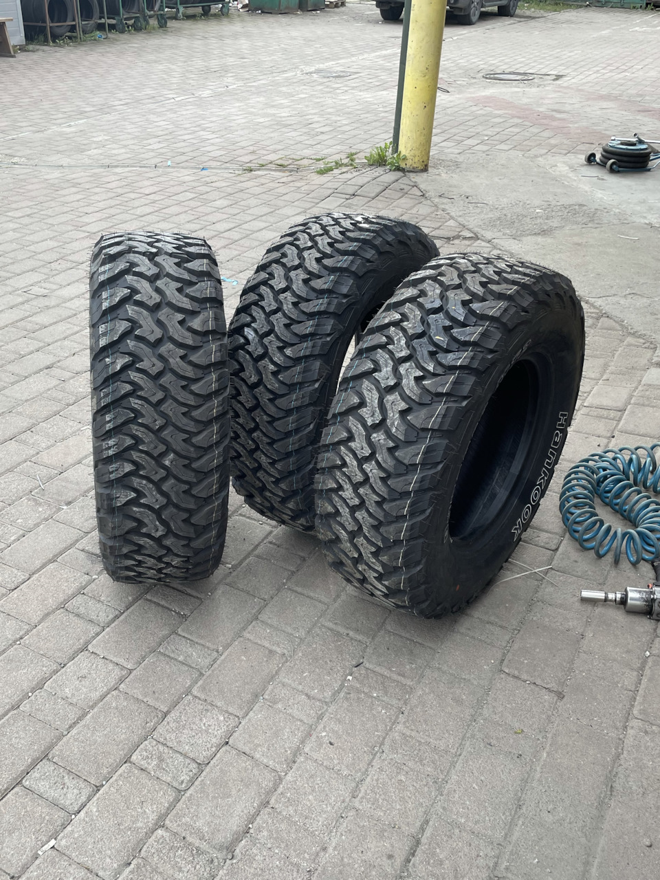 Шини. Hankook Dynapro MT2 RT05 285/70 R17 + Центруючі кільця для маточок 1