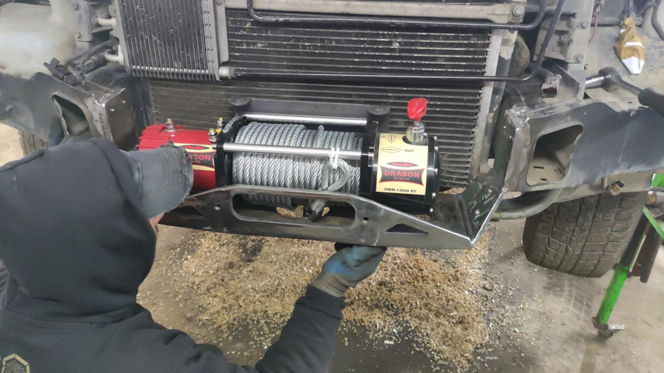 Встановлення прихованої Лебідки Dragon Winch 13000 3