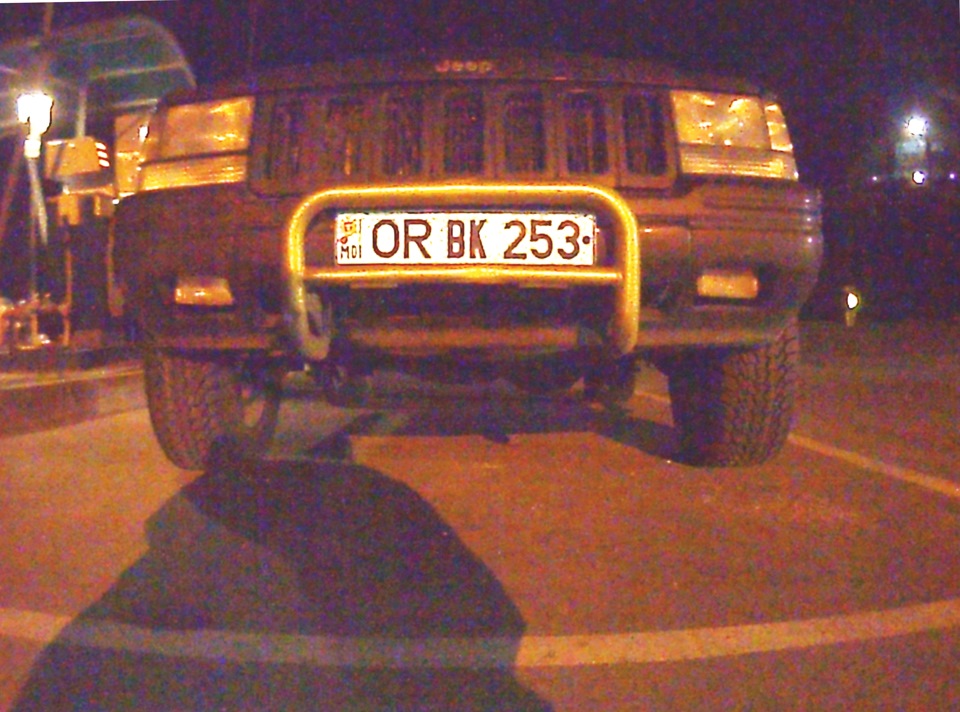 Передній міст Jeep Grand Cherokee лімітед' підключений.Зима. 1