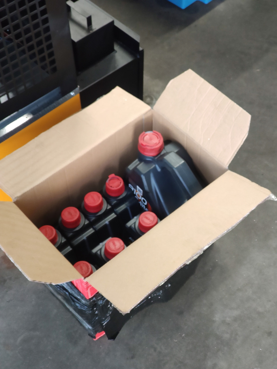 Заміна мастила в коробці, роздатці та редукторі 4