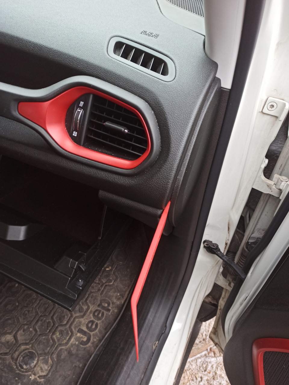 Заміна повітряного фільтра салону Jeep Renegade 2.4 2